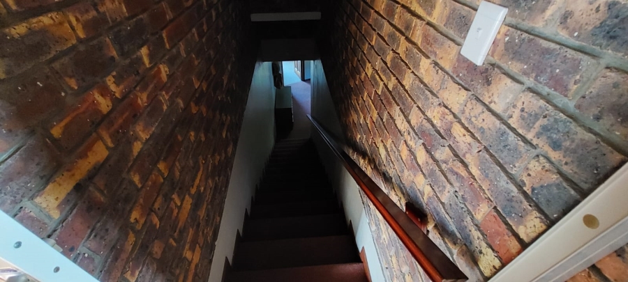 4 Bedroom Property for Sale in Noorsekloof Eastern Cape
